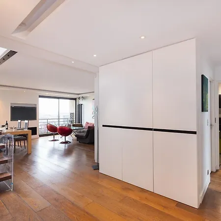 Floor With Eiffel Tower View And Roof * Parigi